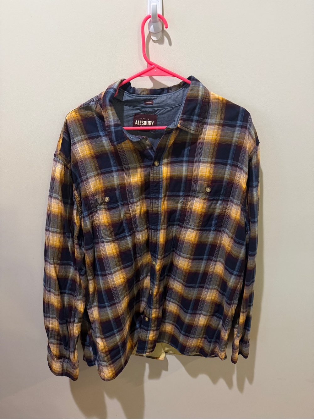 Alesbury Men's Yellow & Navy Plaid Button-Down Shirt